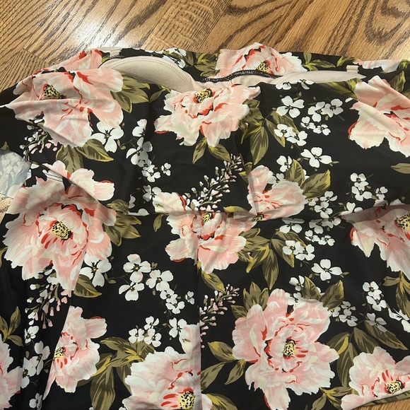 Kona Sol Strapless Floral swim top size Large - Picture 3 of 4
